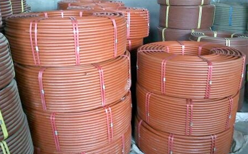 提升工程安全：聚乙烯(RPE)阻燃阿合奇穿线管在现代建筑中的应用